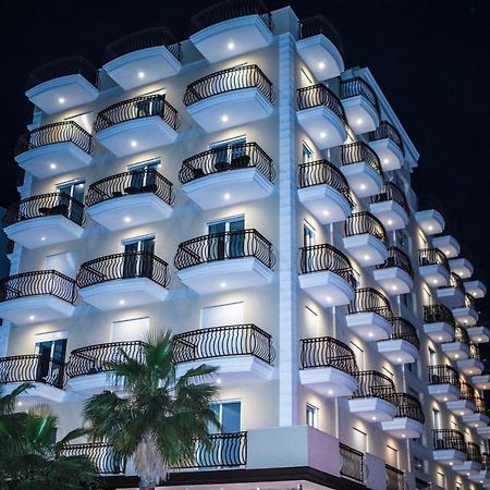 Sòluna Apartments Shëngjin Esterno foto