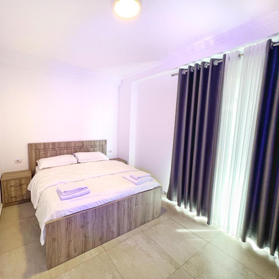 Sòluna Apartments Shëngjin Esterno foto