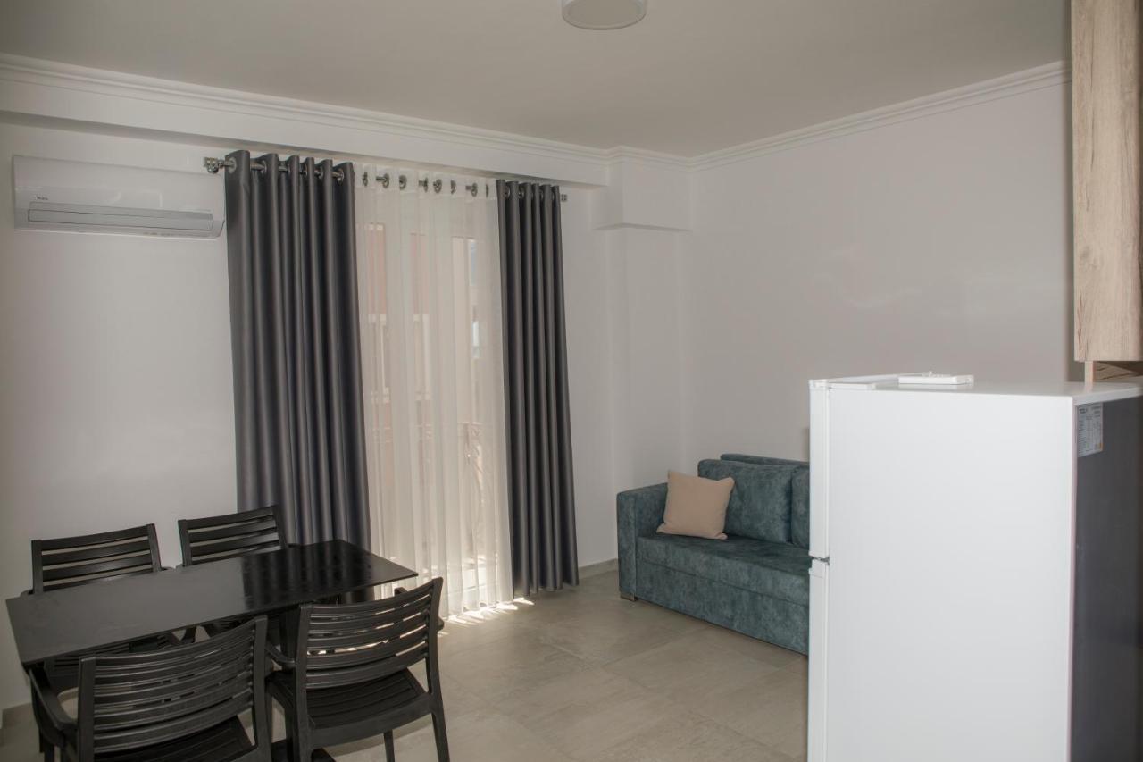 Sòluna Apartments Shëngjin Esterno foto