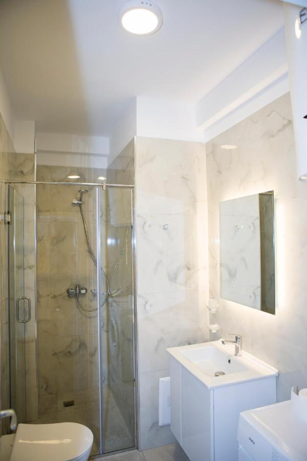 Sòluna Apartments Shëngjin Esterno foto