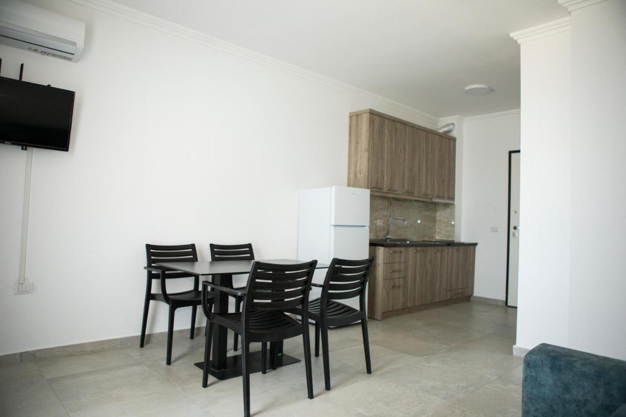 Sòluna Apartments Shëngjin Esterno foto