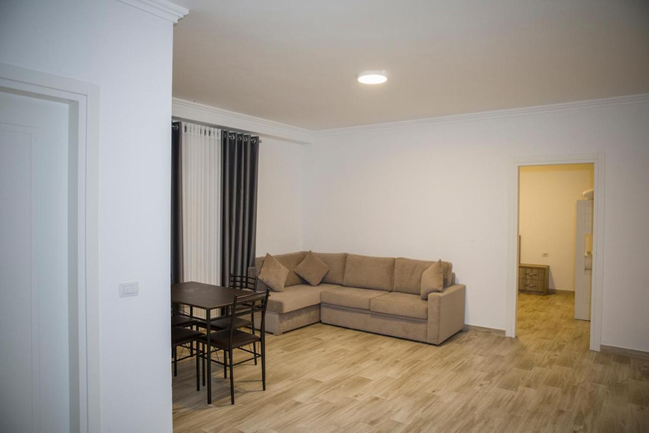 Sòluna Apartments Shëngjin Esterno foto