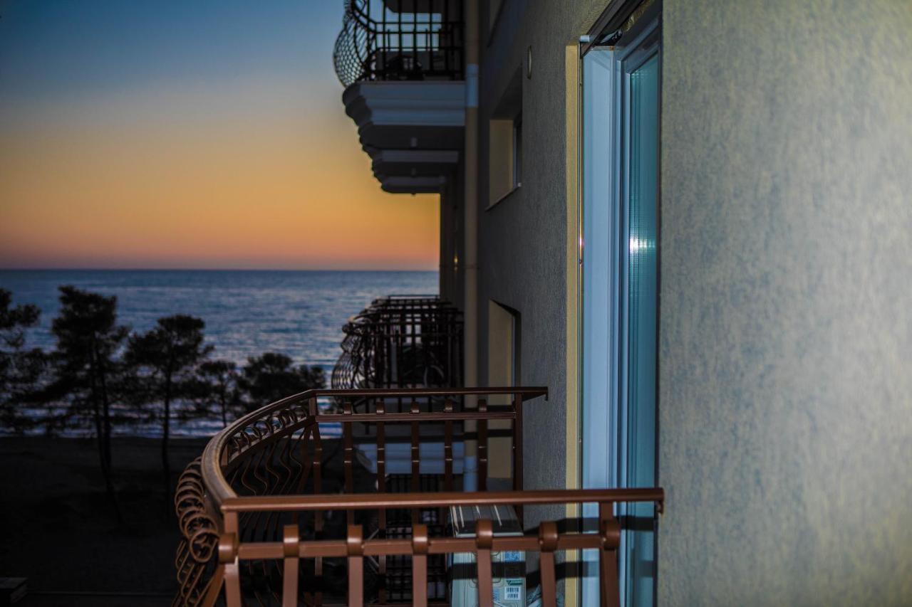 Sòluna Apartments Shëngjin Esterno foto