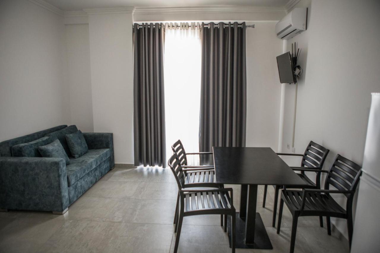 Sòluna Apartments Shëngjin Esterno foto