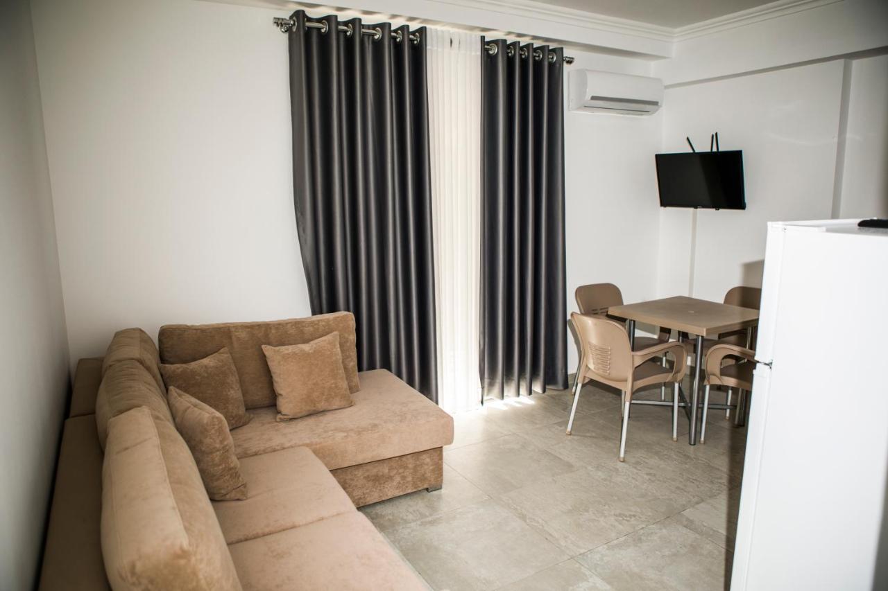 Sòluna Apartments Shëngjin Esterno foto