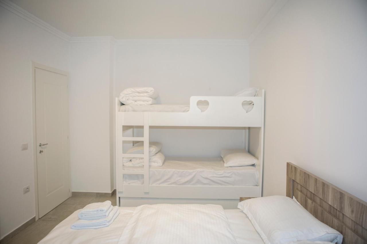 Sòluna Apartments Shëngjin Esterno foto